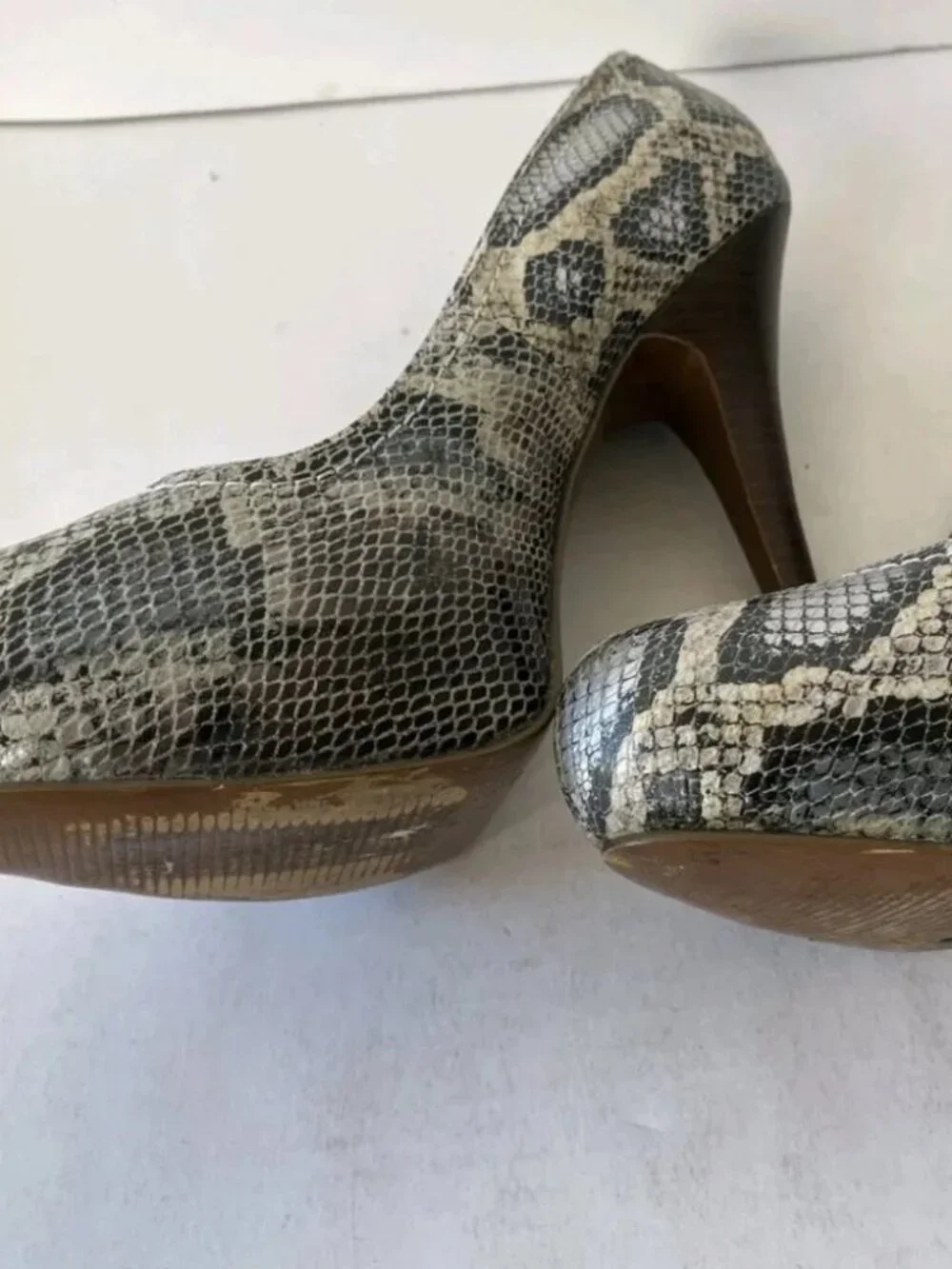 Steve Madden Snakeskin Platform Pumps Size 10 Stiletto High Heels